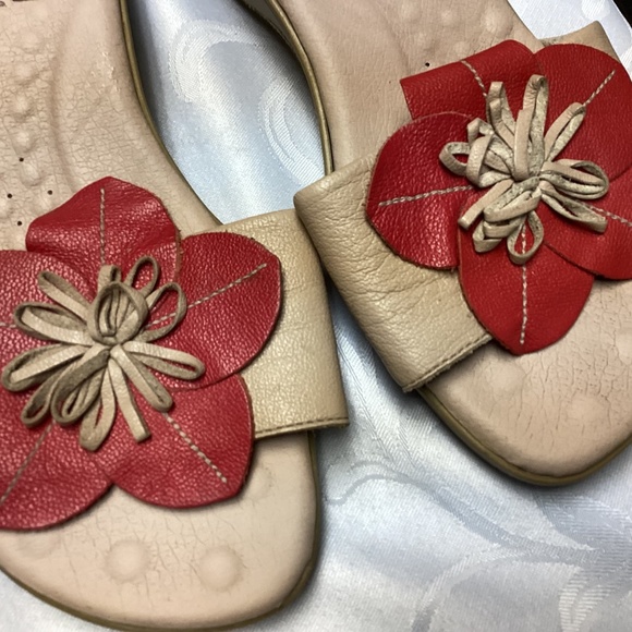 Women's Malu RED Leather Low Wedge Heel Slides Slip on Sandals Size 9. Comfort - Picture 7 of 7